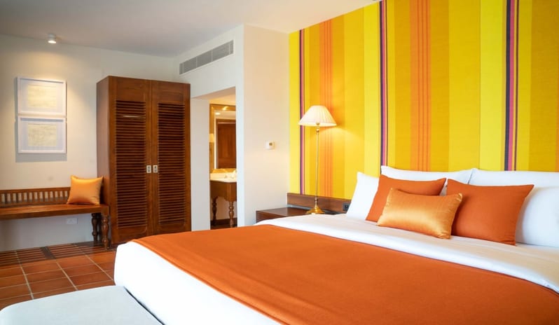 Deluxe Ocean View Suite
